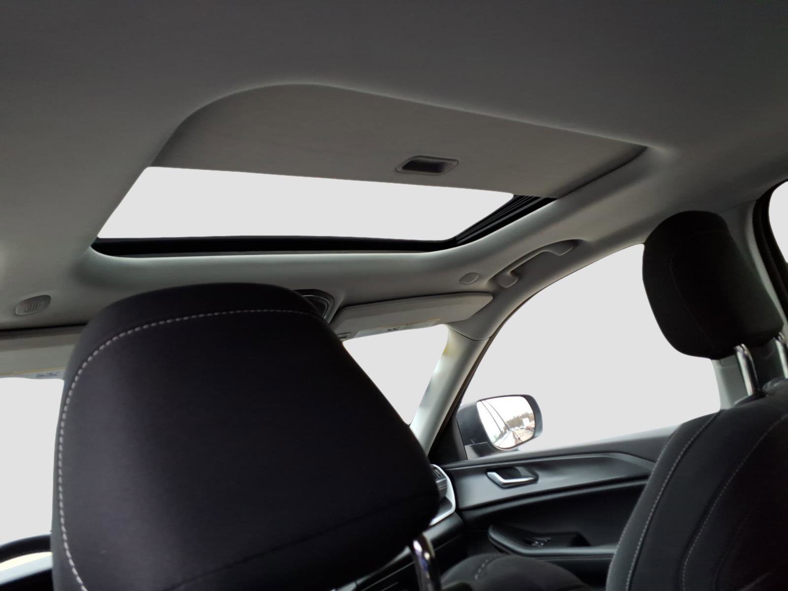 Used 2023 Jeep Grand Cherokee Laredo image 16