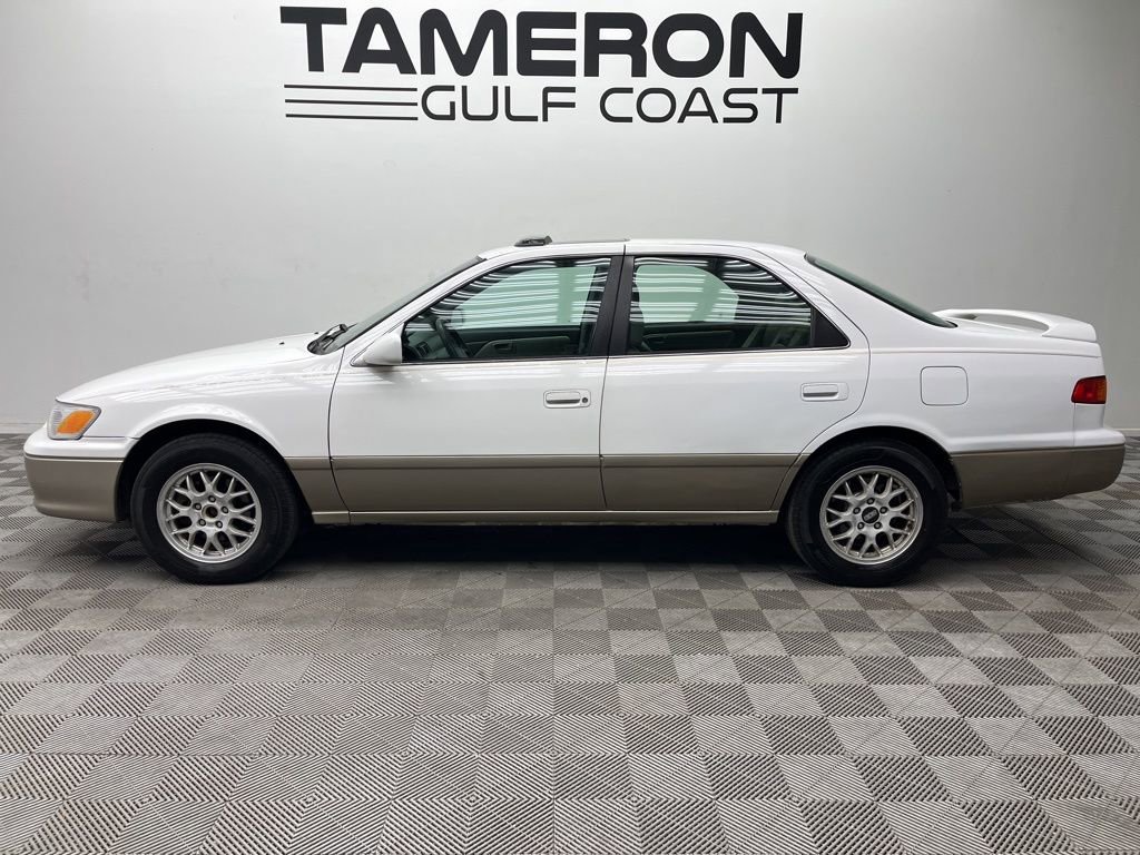 Used 2000 Toyota Camry XLE FWD image 6