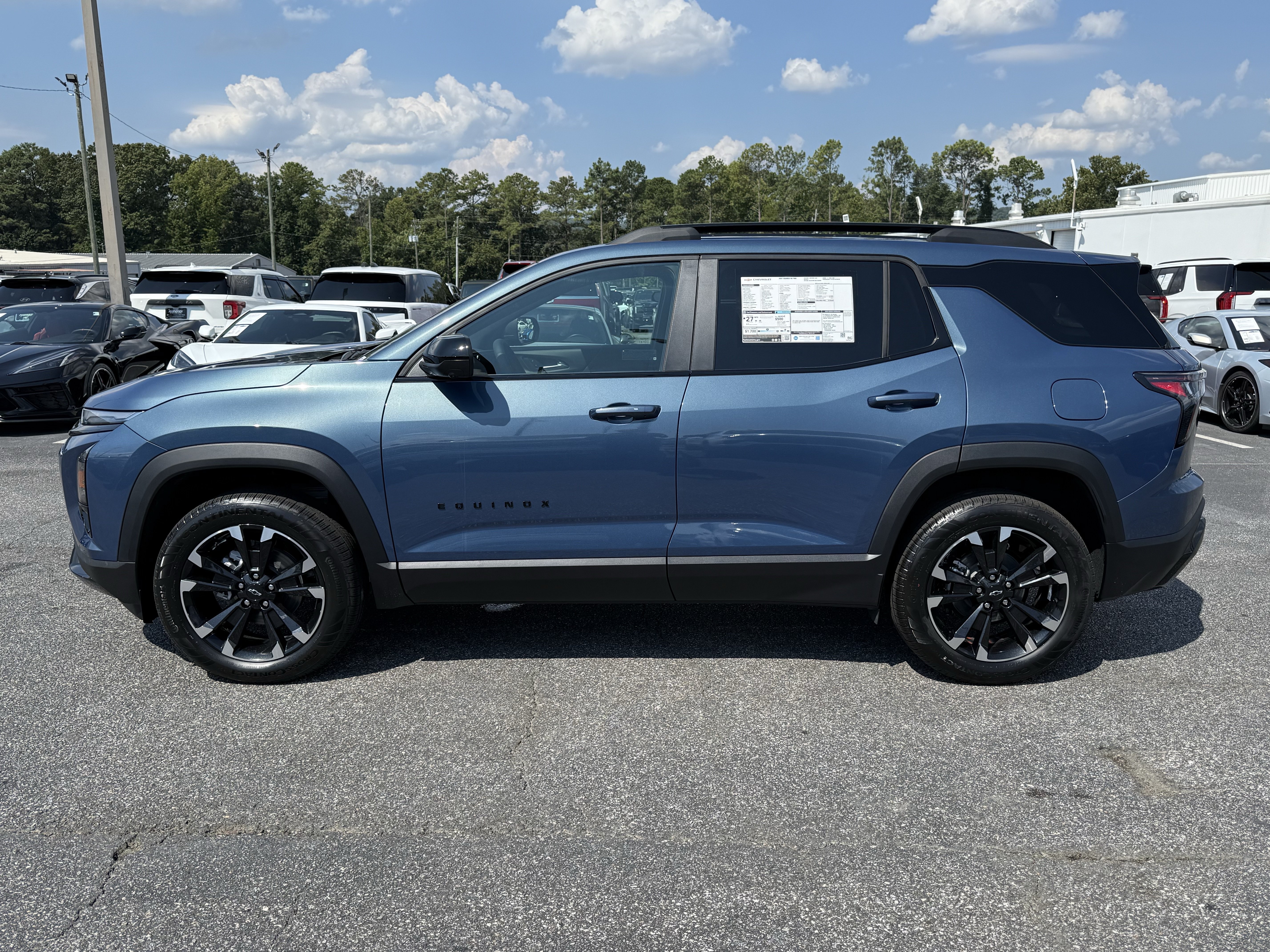 New 2027 Chevrolet Equinox RS w/ Safety and Technology Package FWD image 7