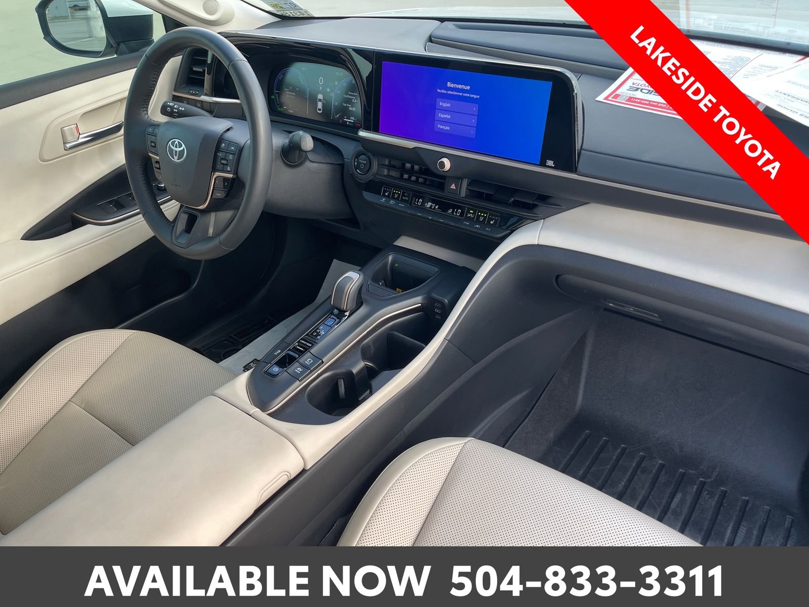 Used 2023 Toyota Crown Limited image 15