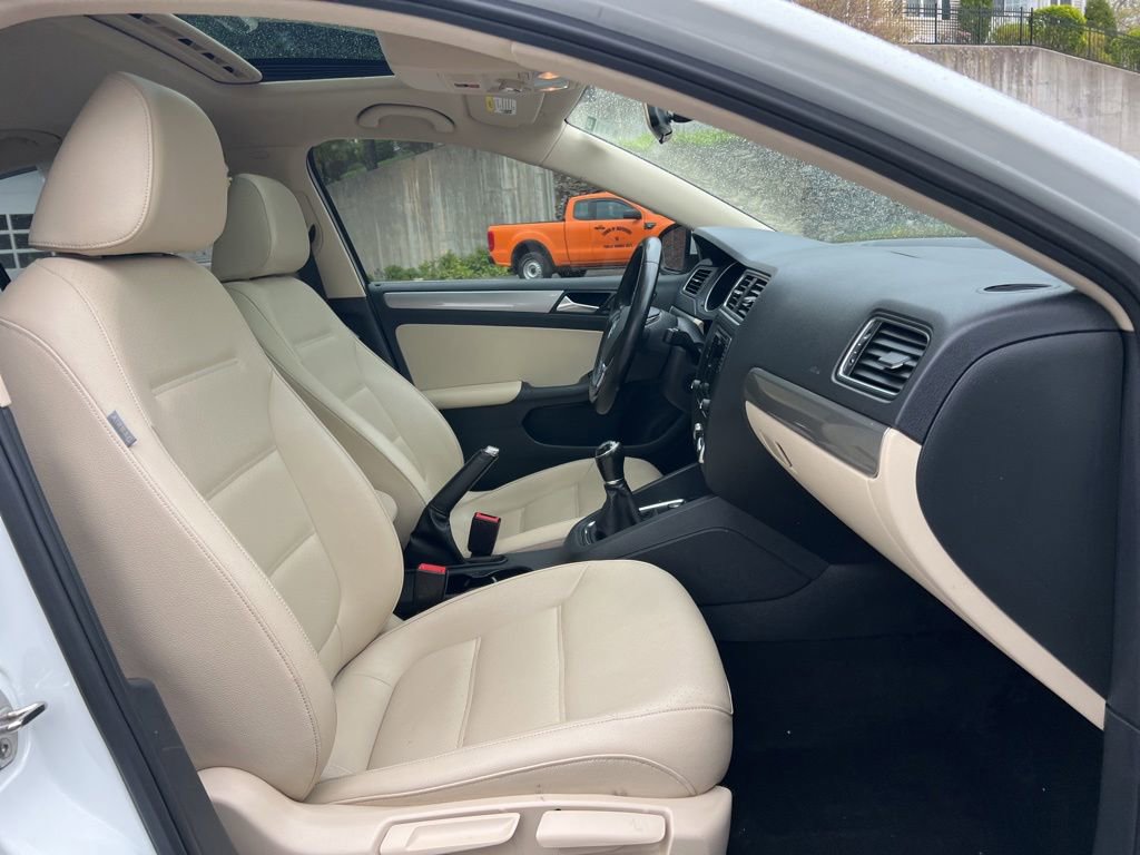 Used 2017 Volkswagen Jetta SE FWD image 27