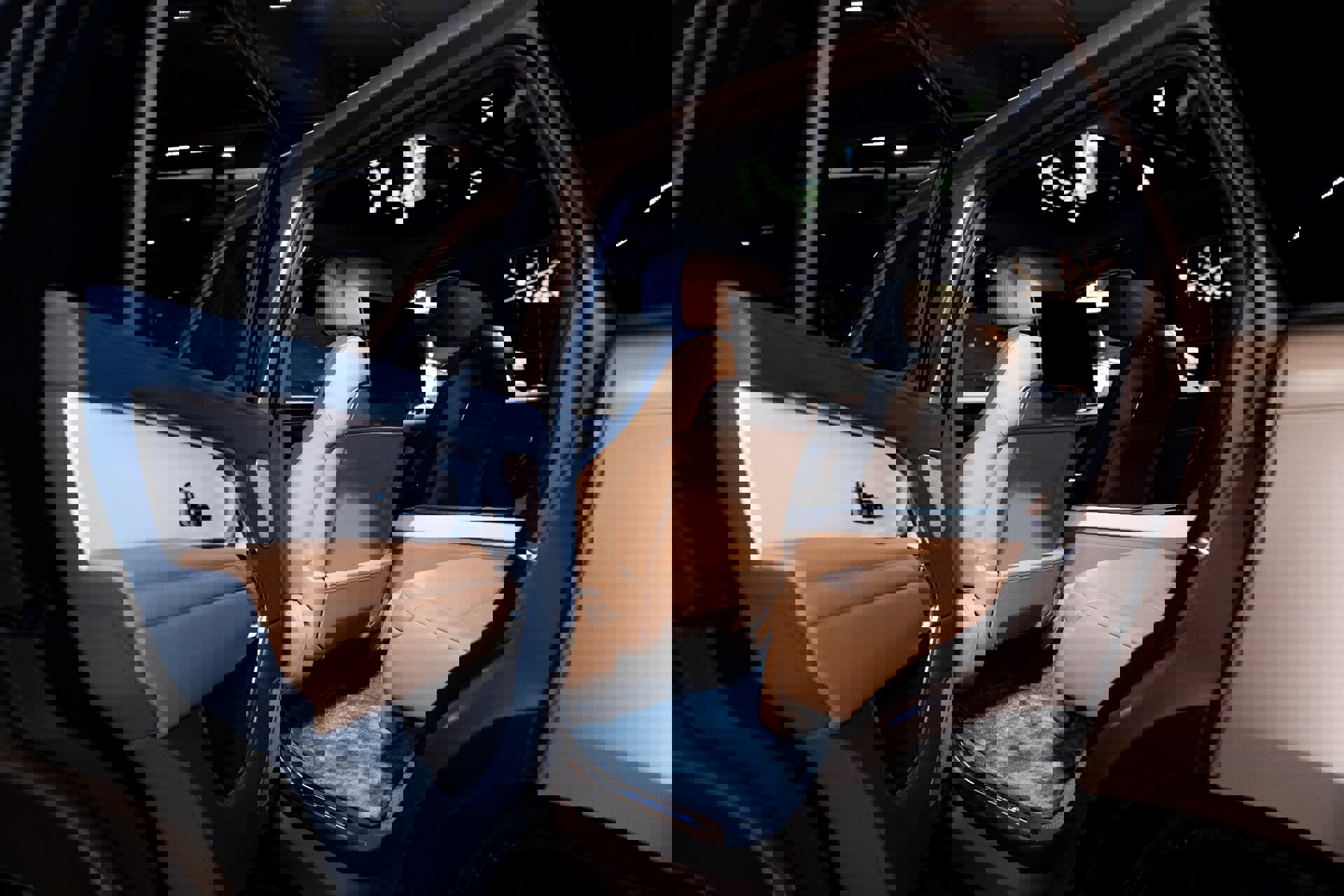 Used 2023 Land Rover Range Rover SV image 8