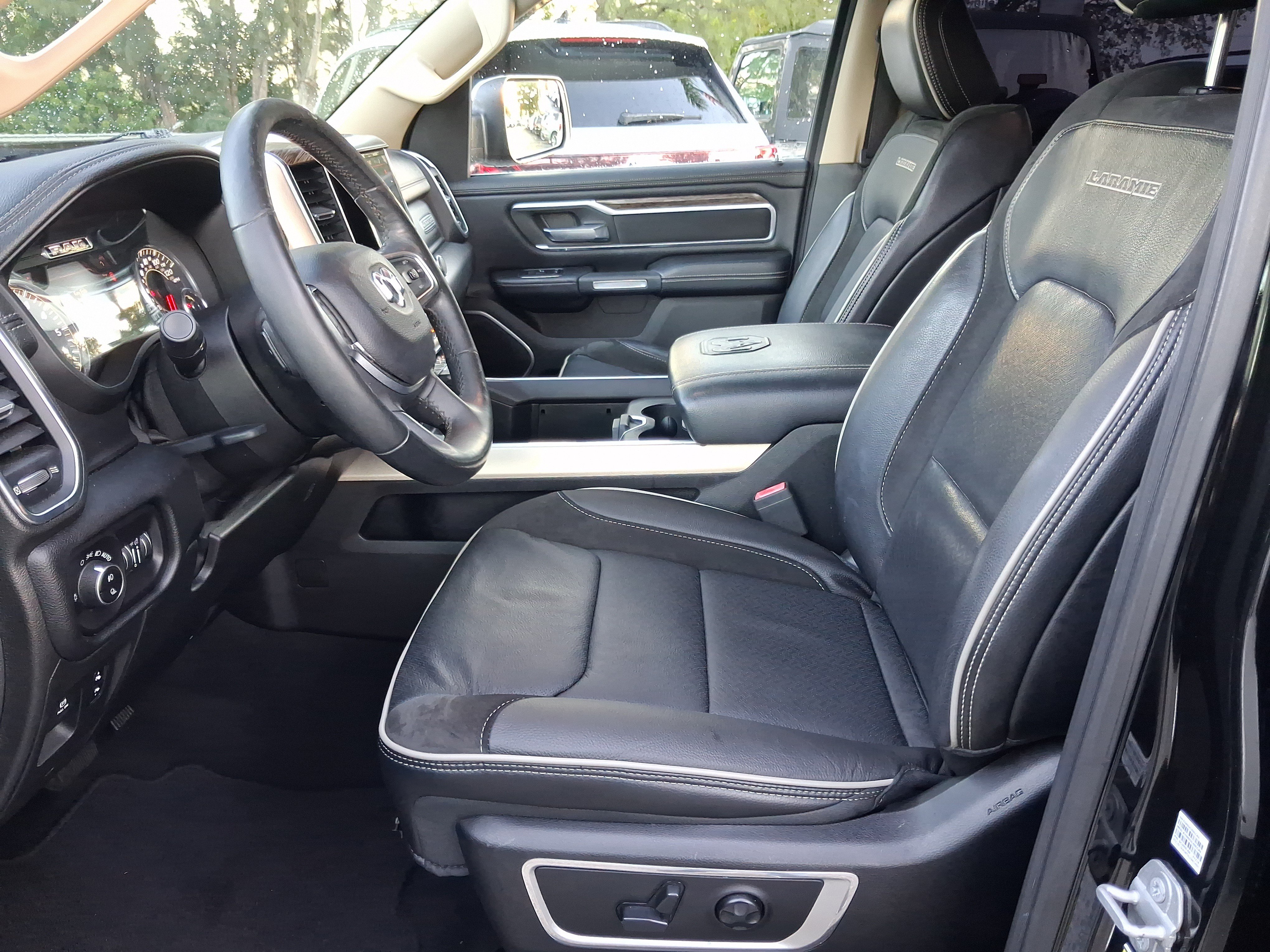 Used 2019 RAM 1500 Laramie RWD image 12