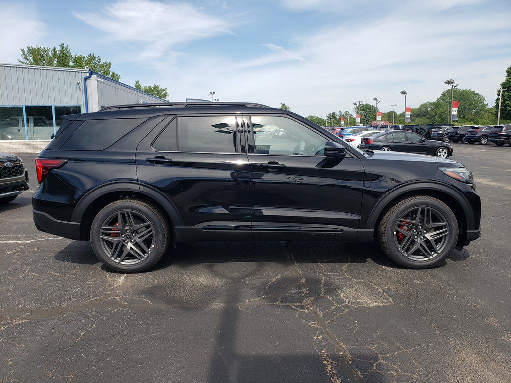 New 2026 Ford Explorer ST AWD/4WD image 2