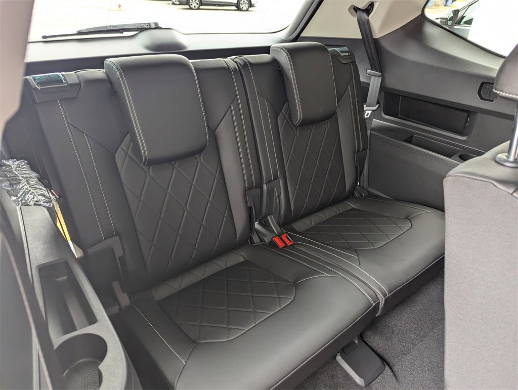New 2025 Volkswagen Atlas SEL Premium R-Line image 38