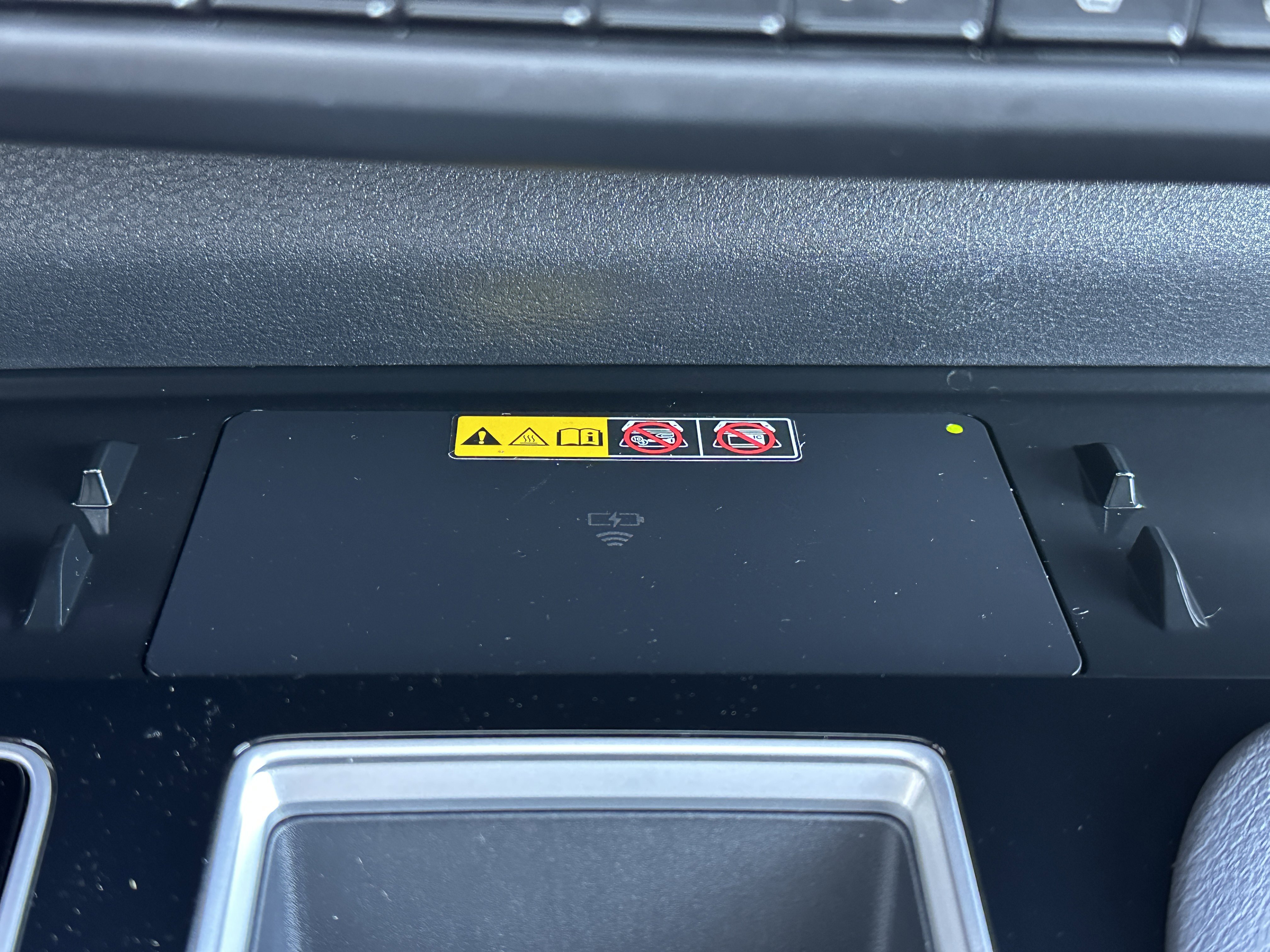 Used 2025 Toyota Sienna Limited image 36