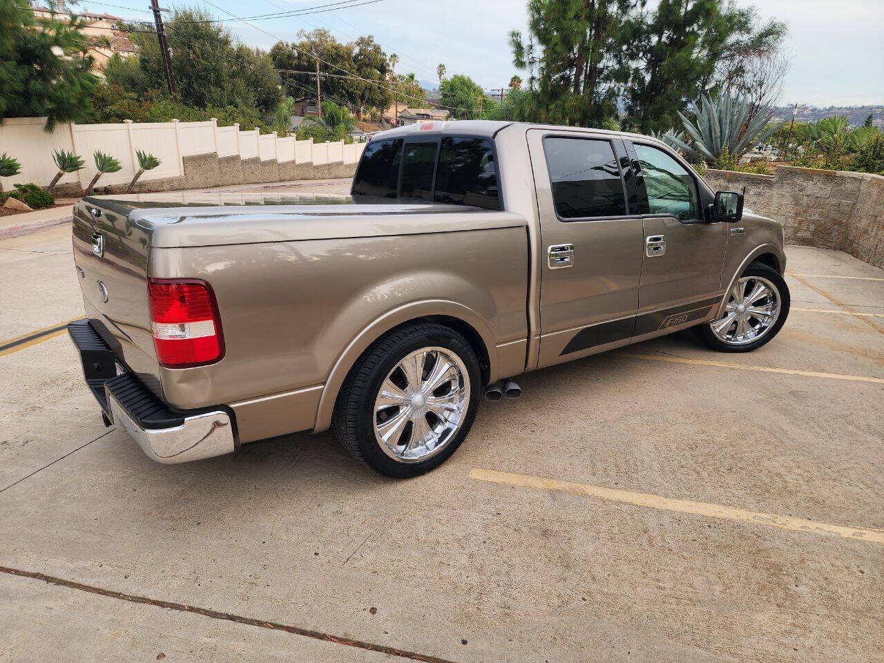 Used 2004 Ford F150 Lariat RWD image 8