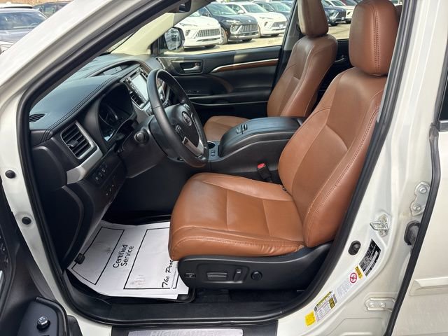 Used 2019 Toyota Highlander Limited Platinum AWD/4WD image 14
