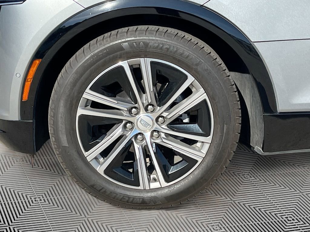 Used 2024 Cadillac Lyriq Luxury w/ LPO, Floor Liner Package AWD/4WD image 11