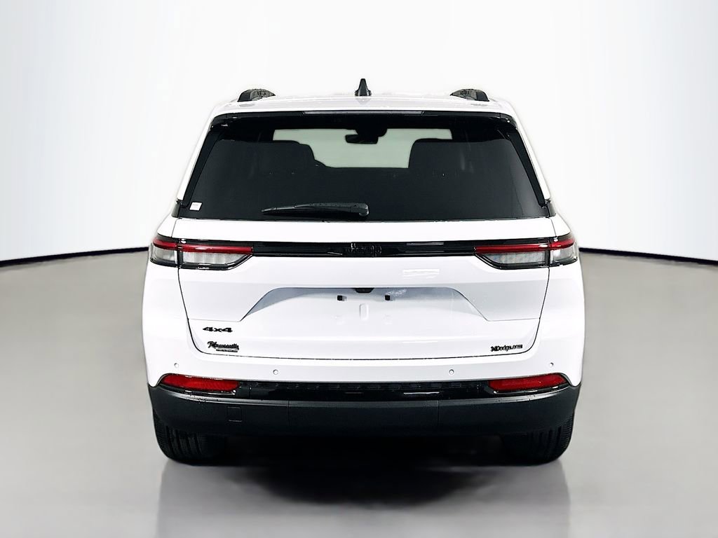 New 2025 Jeep Grand Cherokee Altitude image 6