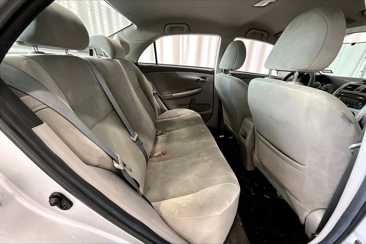 Used 2012 Toyota Corolla LE FWD image 25