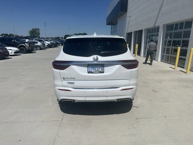 Used 2020 Buick Enclave Avenir w/ Avenir Technology Package AWD/4WD image 4