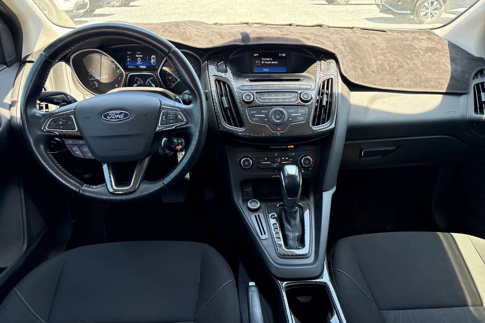 Used 2015 Ford Focus SE w/ SE Sport Package FWD image 4