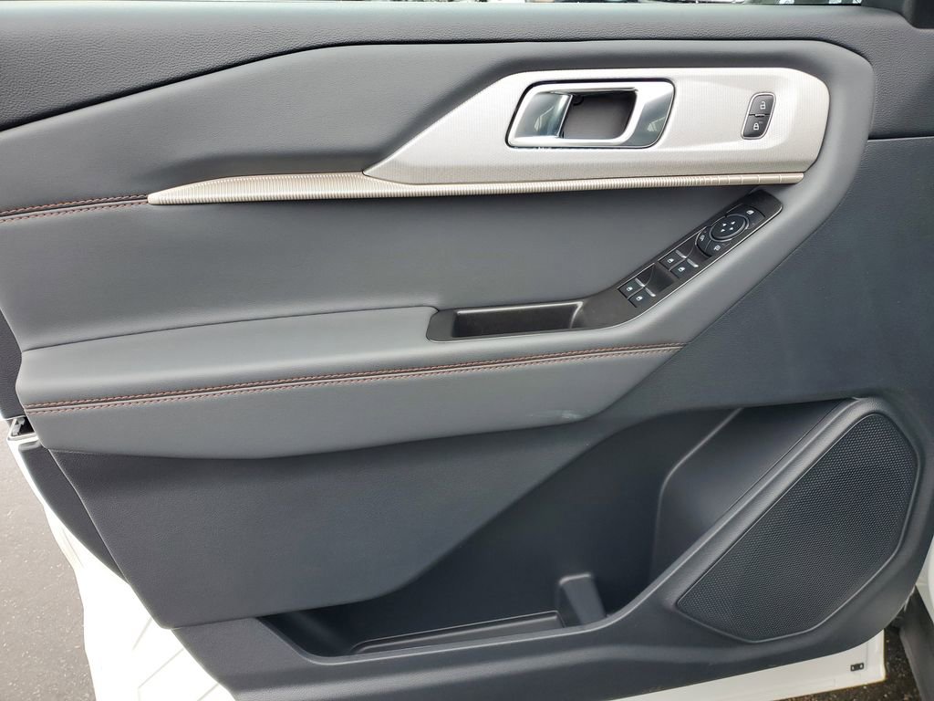 New 2026 Ford Explorer Active w/ Active Comfort Package image 24