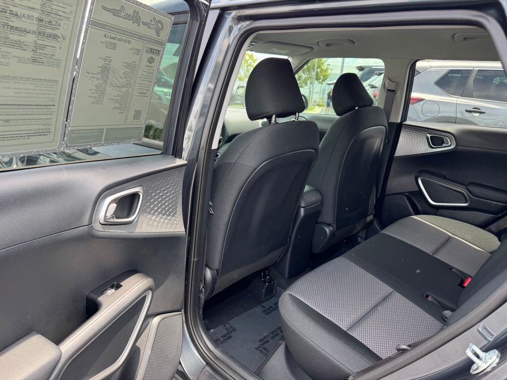 Used 2025 Kia Soul LX FWD image 36