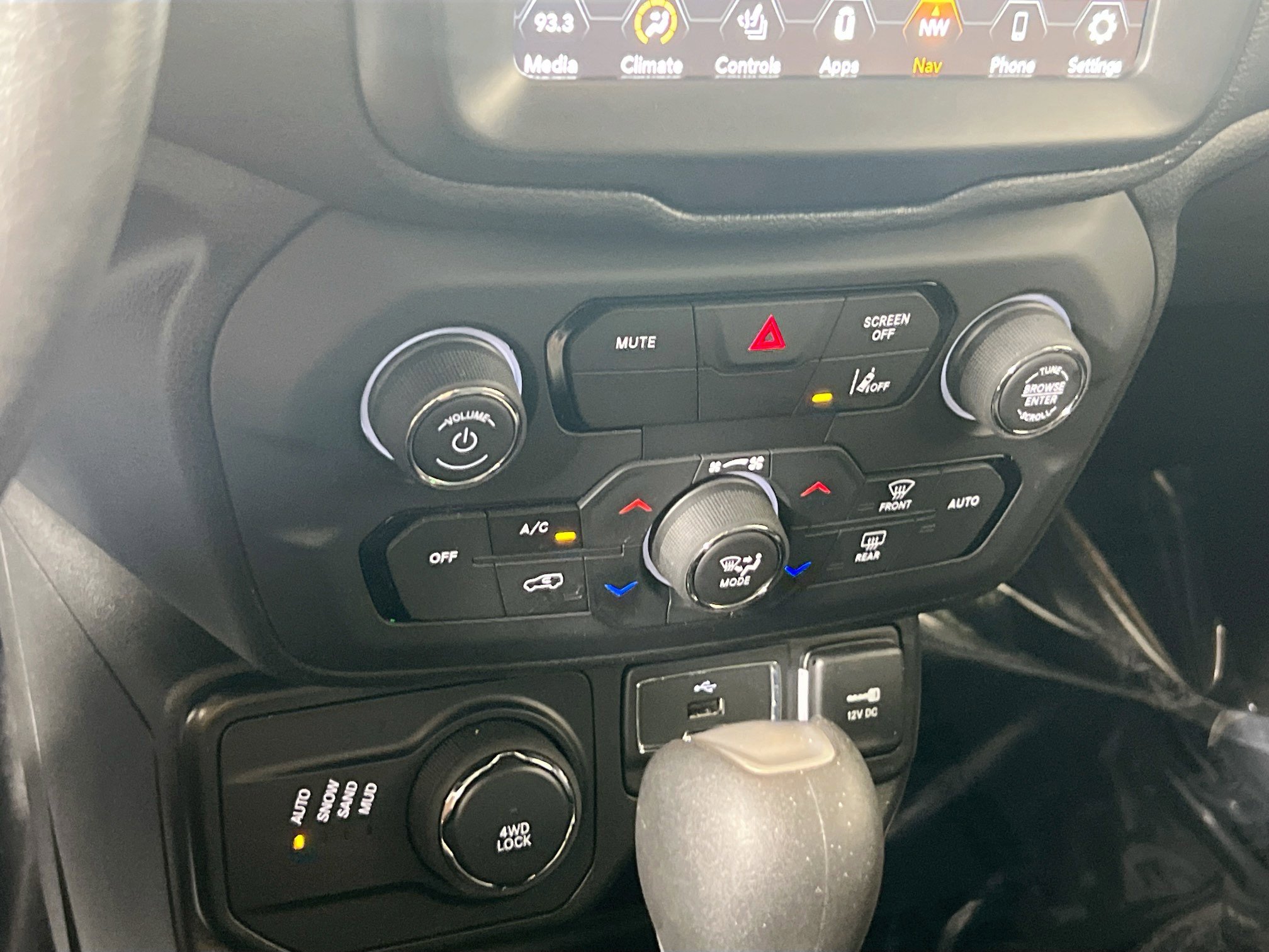 Used 2022 Jeep Renegade Latitude w/ Convenience Group image 16