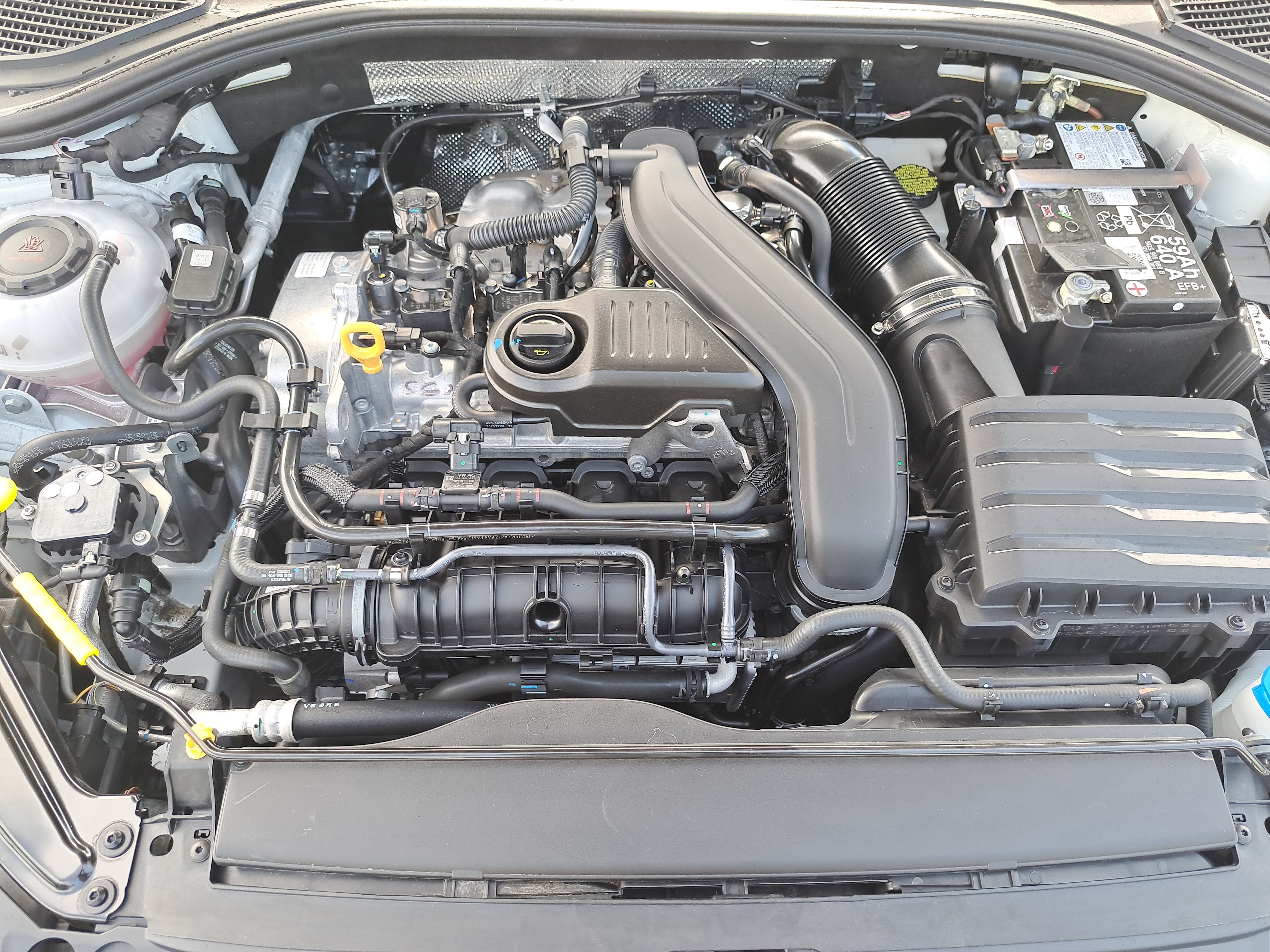 Certified 2025 Volkswagen Jetta SE w/ Black Wheel Package FWD image 27