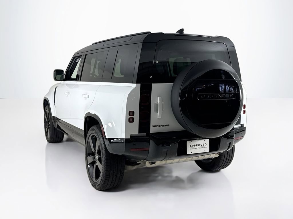 Used 2025 Land Rover Defender 110 X-Dynamic SE image 3