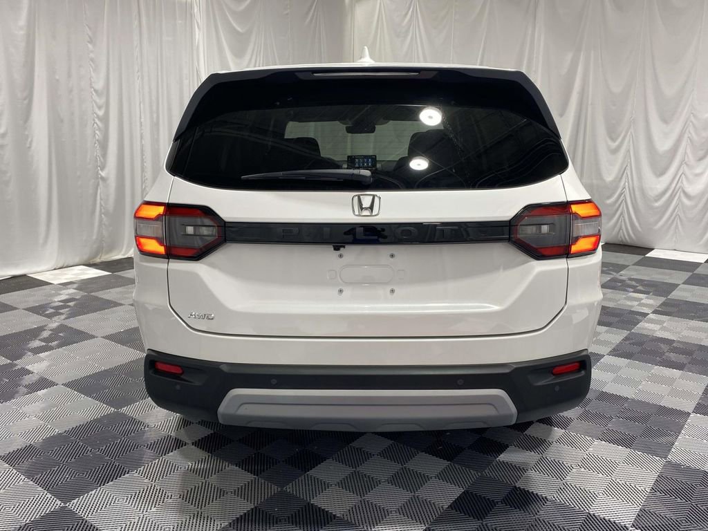 New 2025 Honda Pilot EX-L image 3