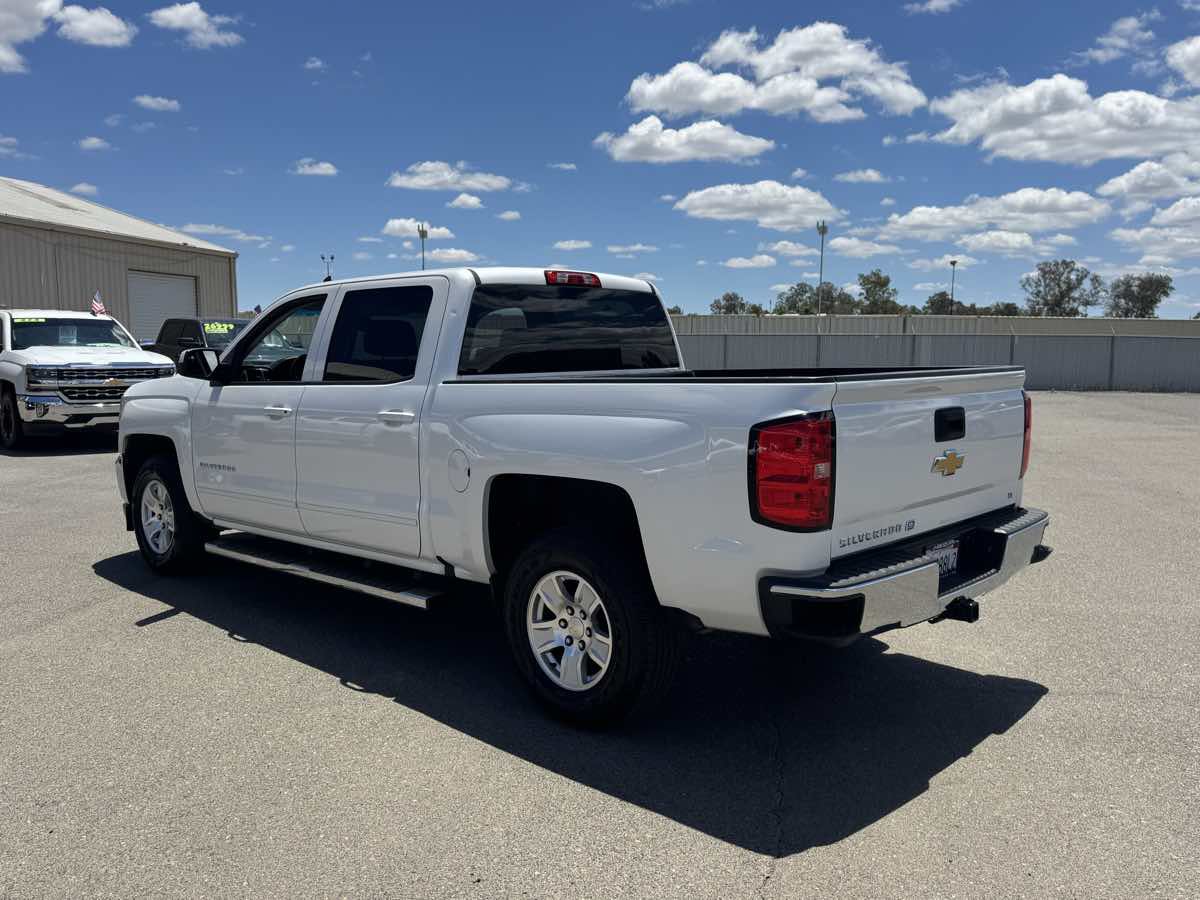 Used 2018 Chevrolet Silverado 1500 LT w/ LT Eassist Package RWD image 7