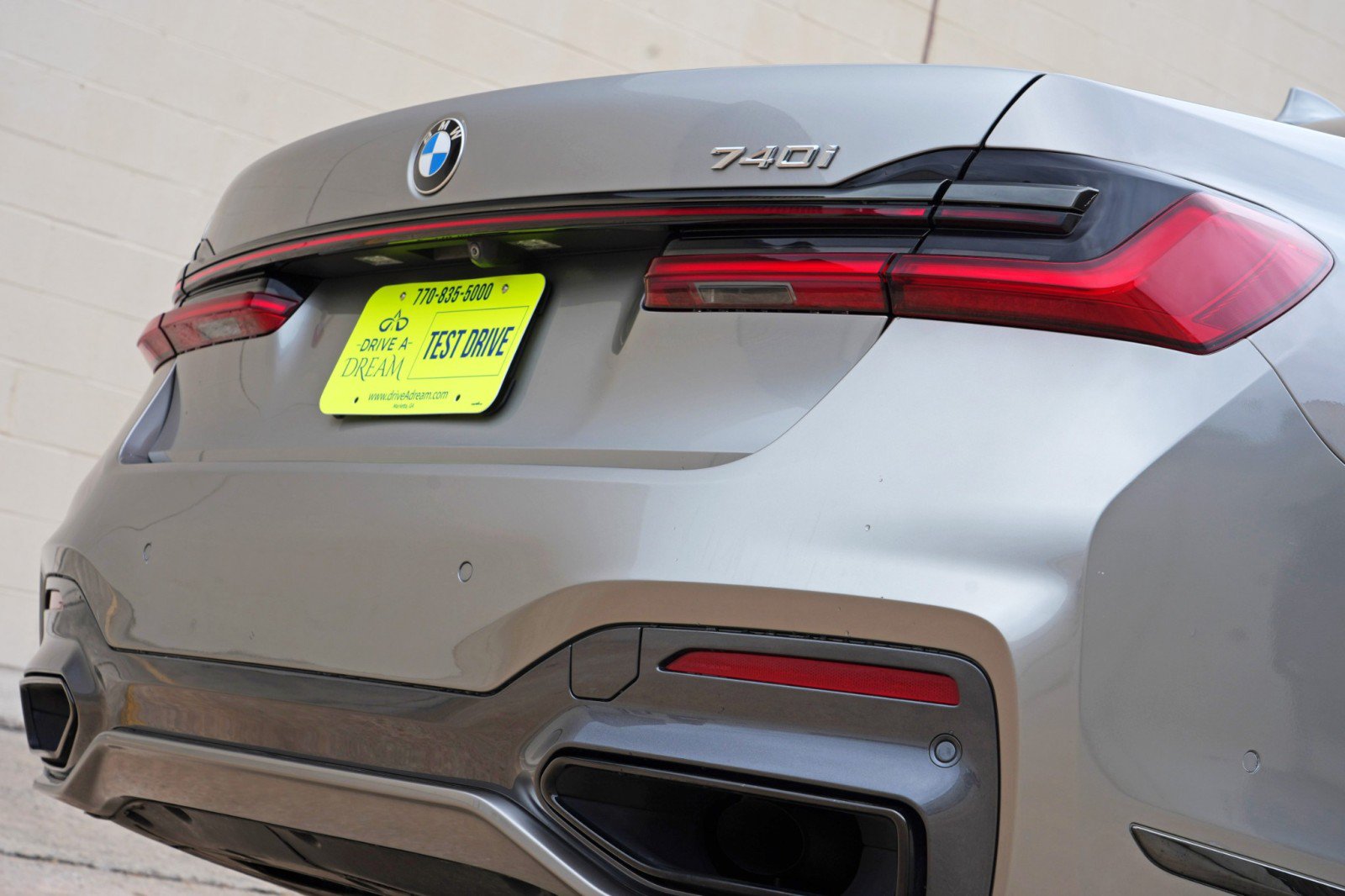 Used 2022 BMW 740i w/ M Sport Package RWD image 61