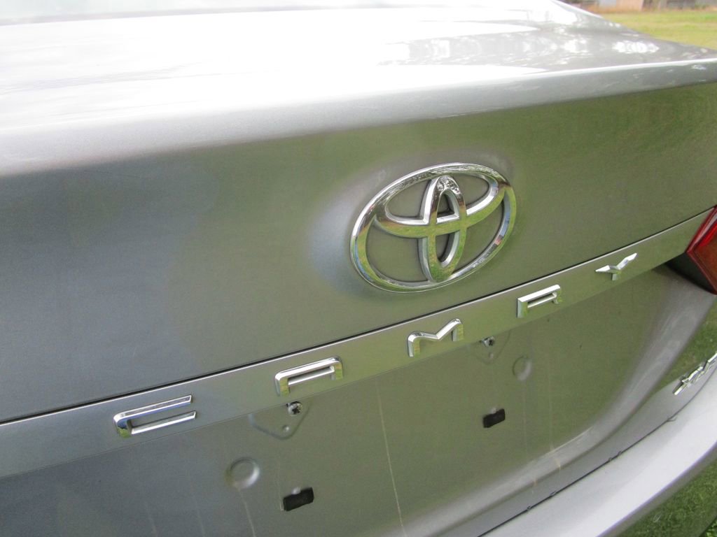 Used 2018 Toyota Camry XLE image 10