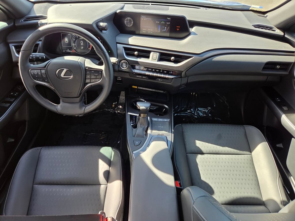 Used 2022 Lexus UX 200 w/ Accessory Package (Z1) FWD image 17