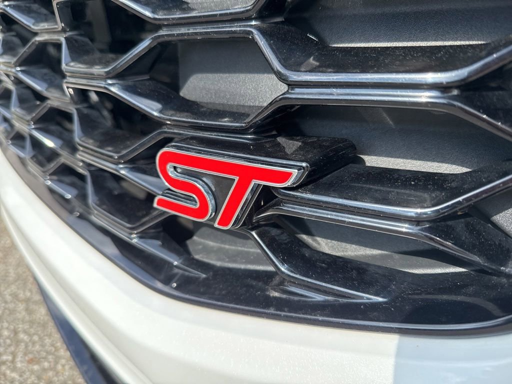 Used 2025 Ford Explorer ST AWD/4WD image 4