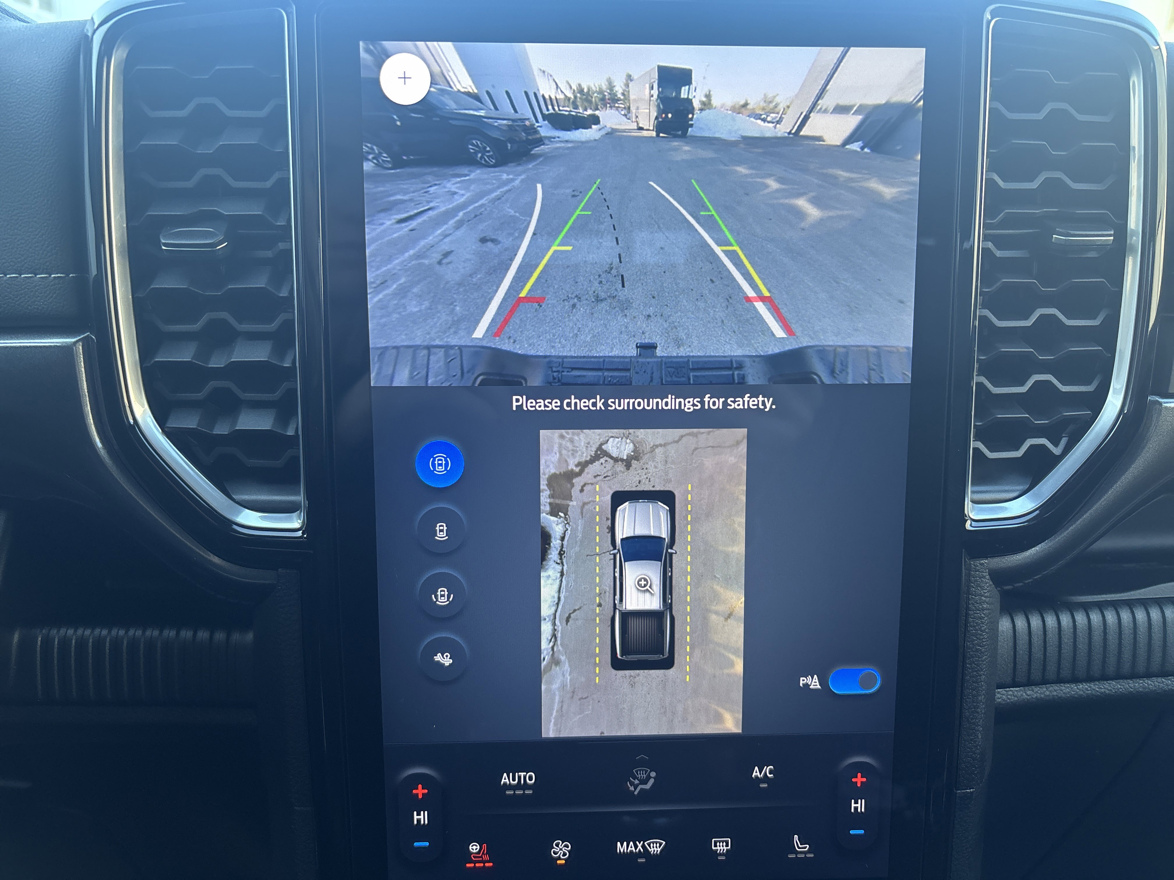 Used 2025 Ford Ranger Lariat w/ Trailer Tow Package image 21