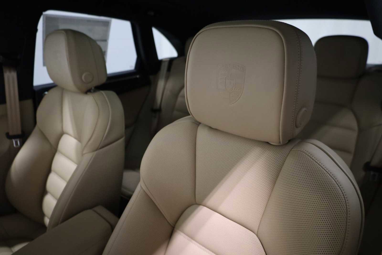 New 2026 Porsche Macan image 19
