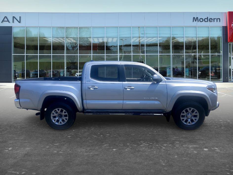 Used 2018 Toyota Tacoma SR5 RWD image 5
