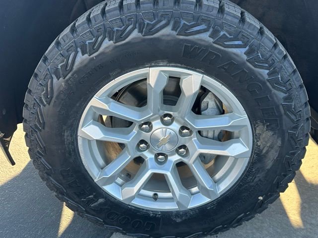 Certified 2024 Chevrolet Silverado 1500 LT w/ Z71 Off-Road Package image 31