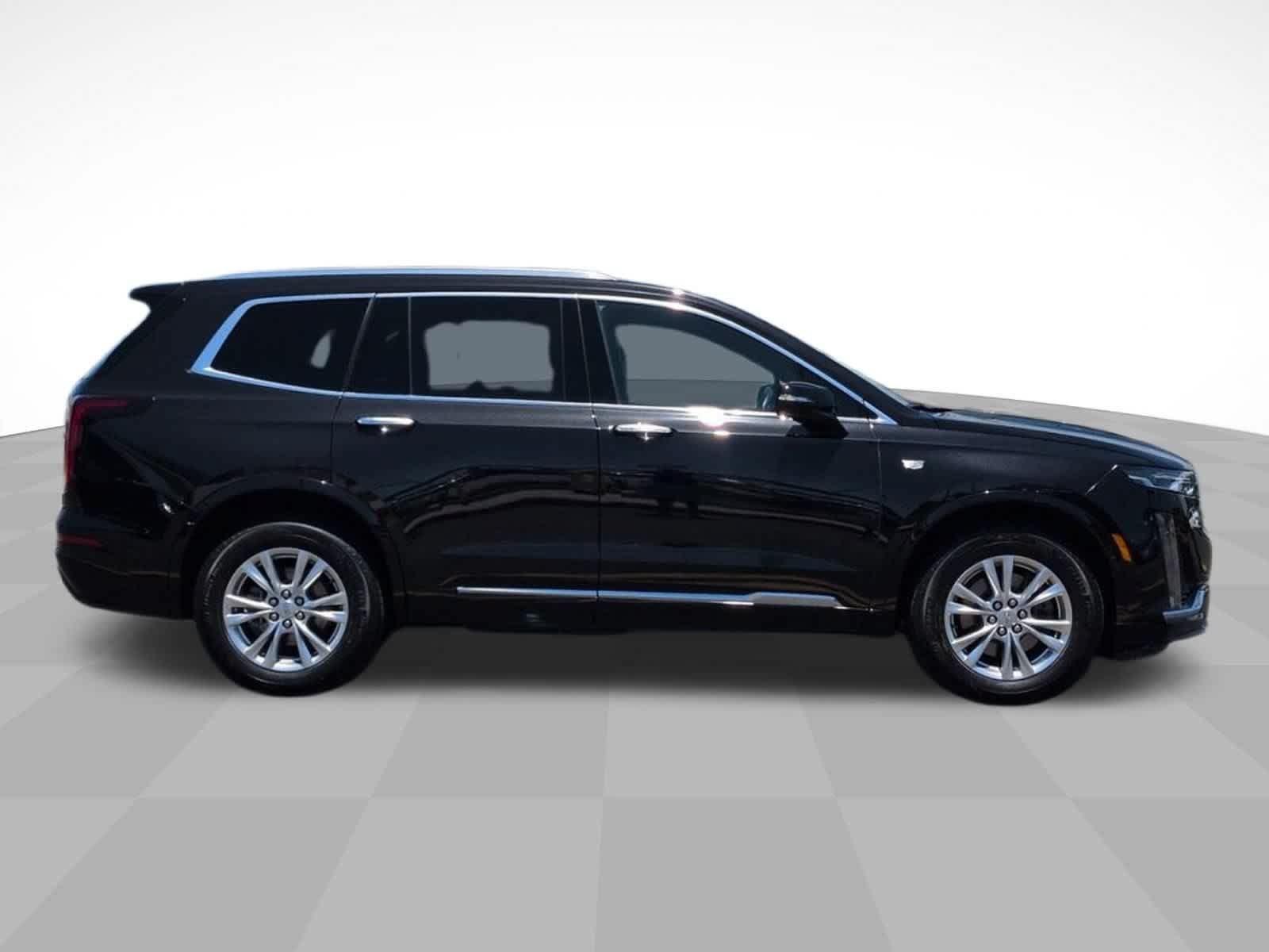 Certified 2023 Cadillac XT6 Luxury FWD image 4