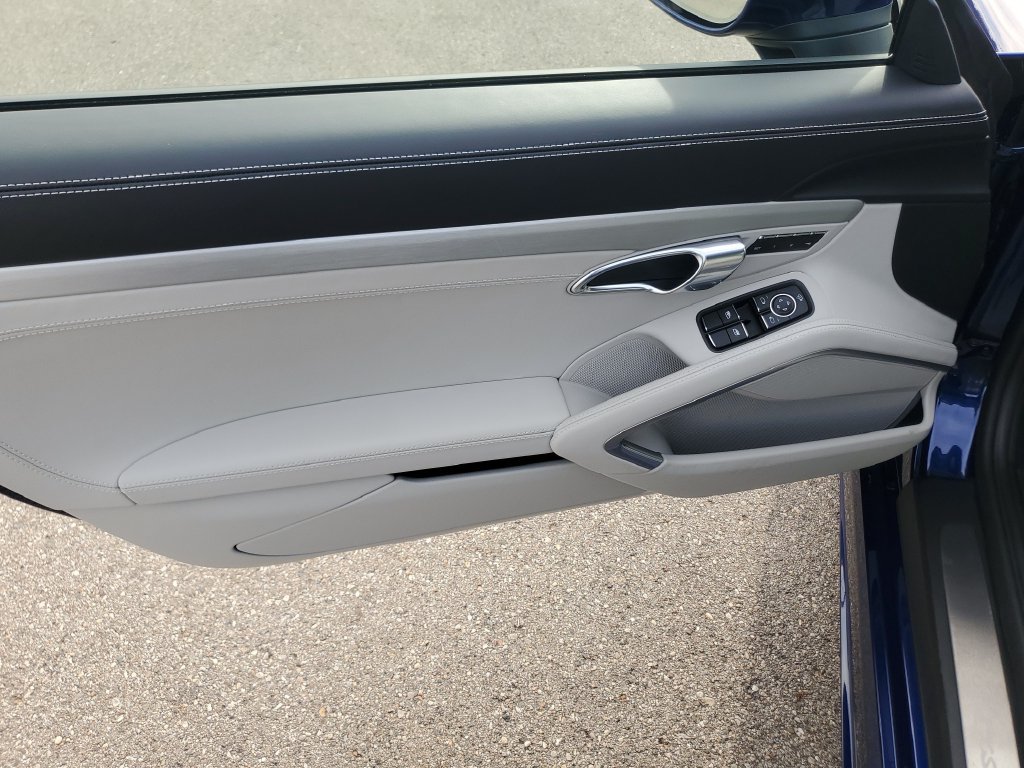 Used 2024 Porsche 718 Boxster RWD image 8