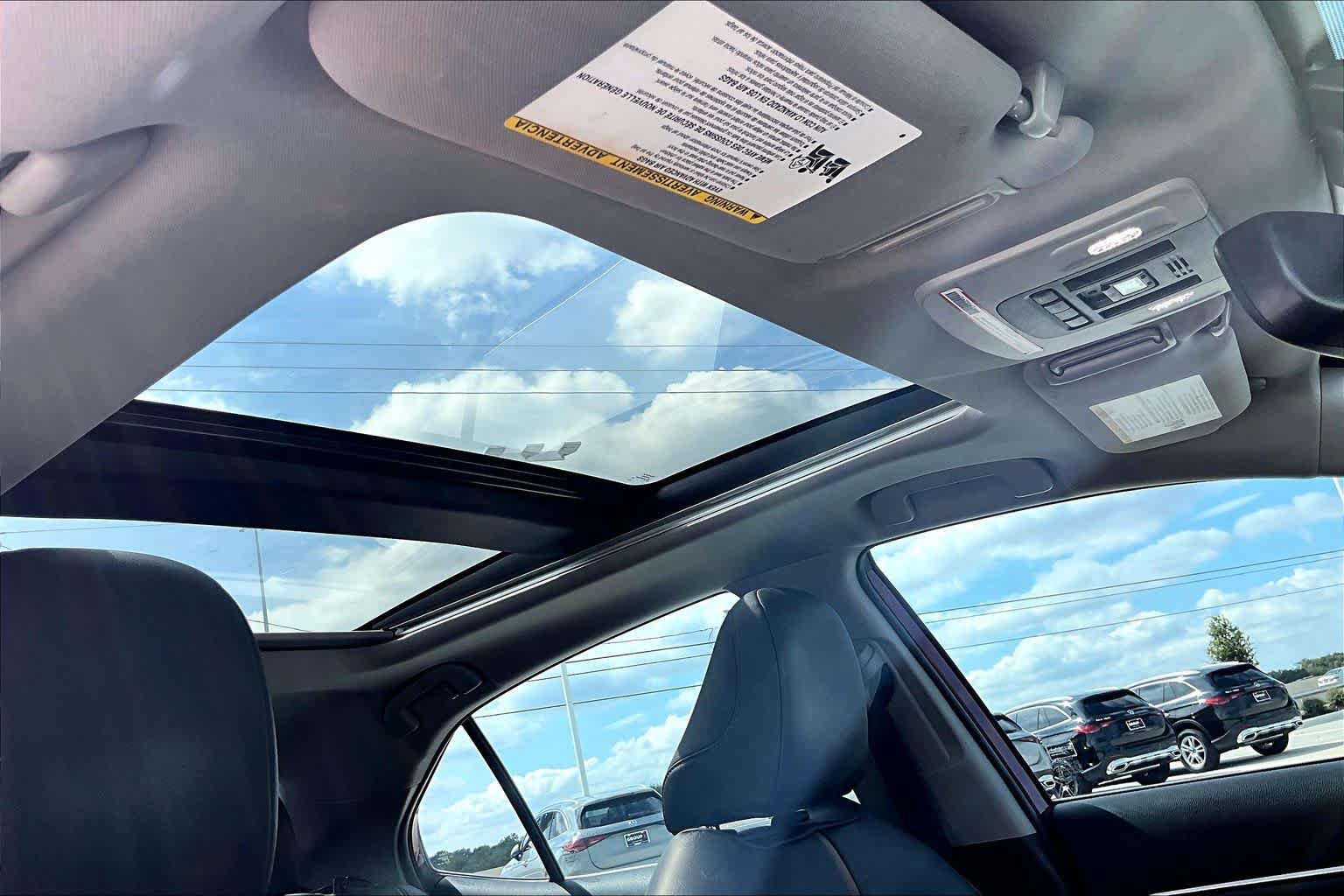 Used 2019 Toyota Camry XLE FWD image 13