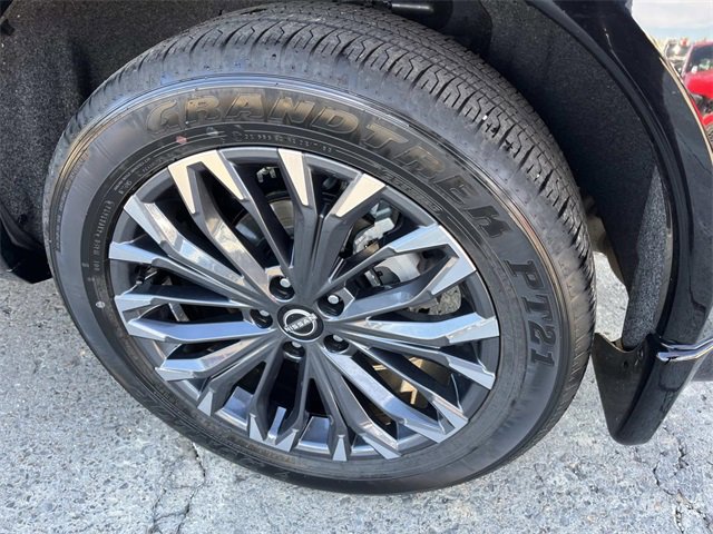 Used 2024 Nissan Rogue Platinum image 11
