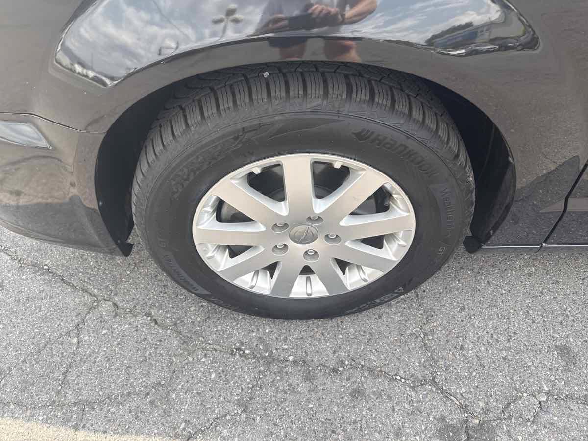 Used 2014 Chrysler Town & Country Touring FWD image 7