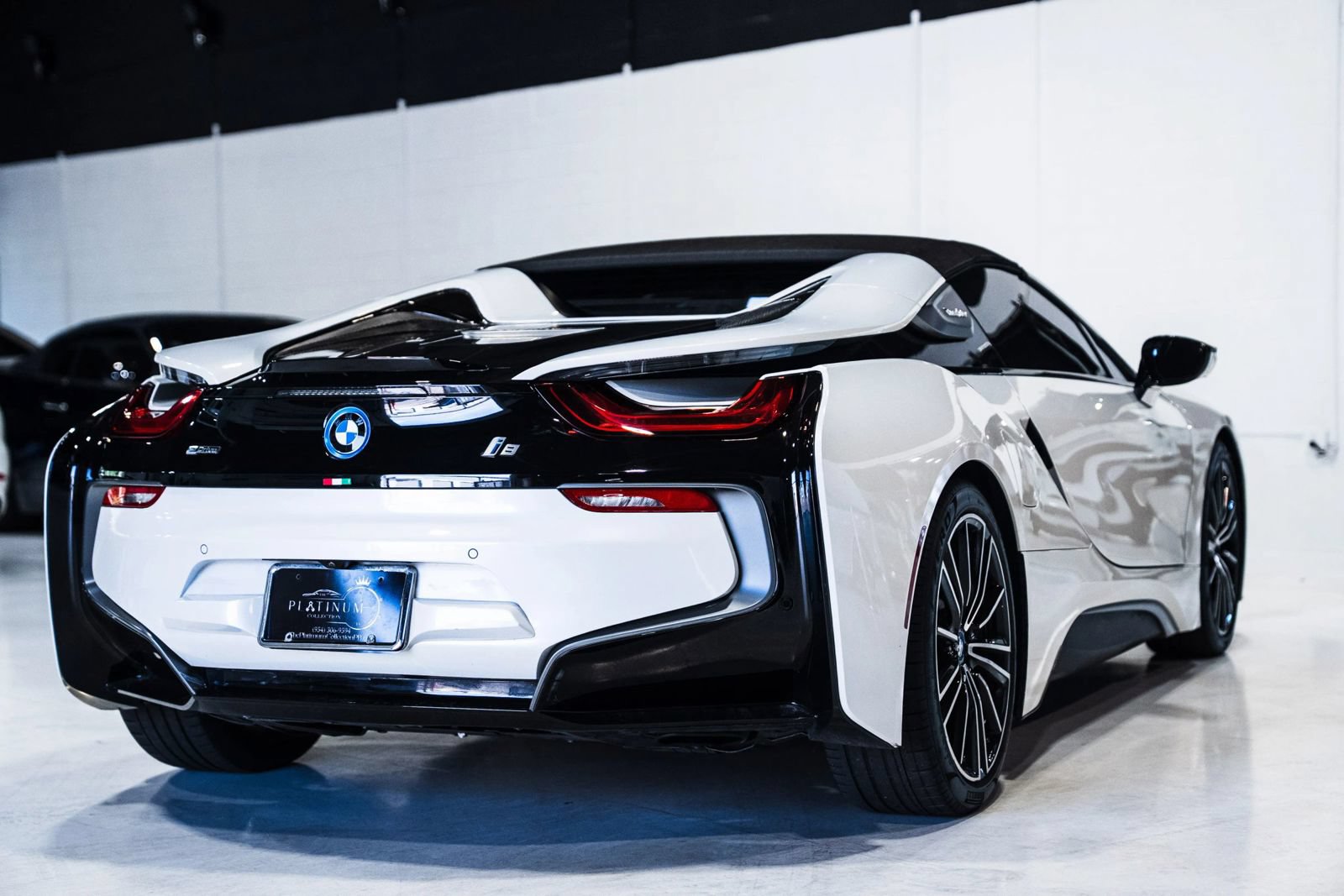 Used 2019 BMW i8 Roadster AWD/4WD image 29