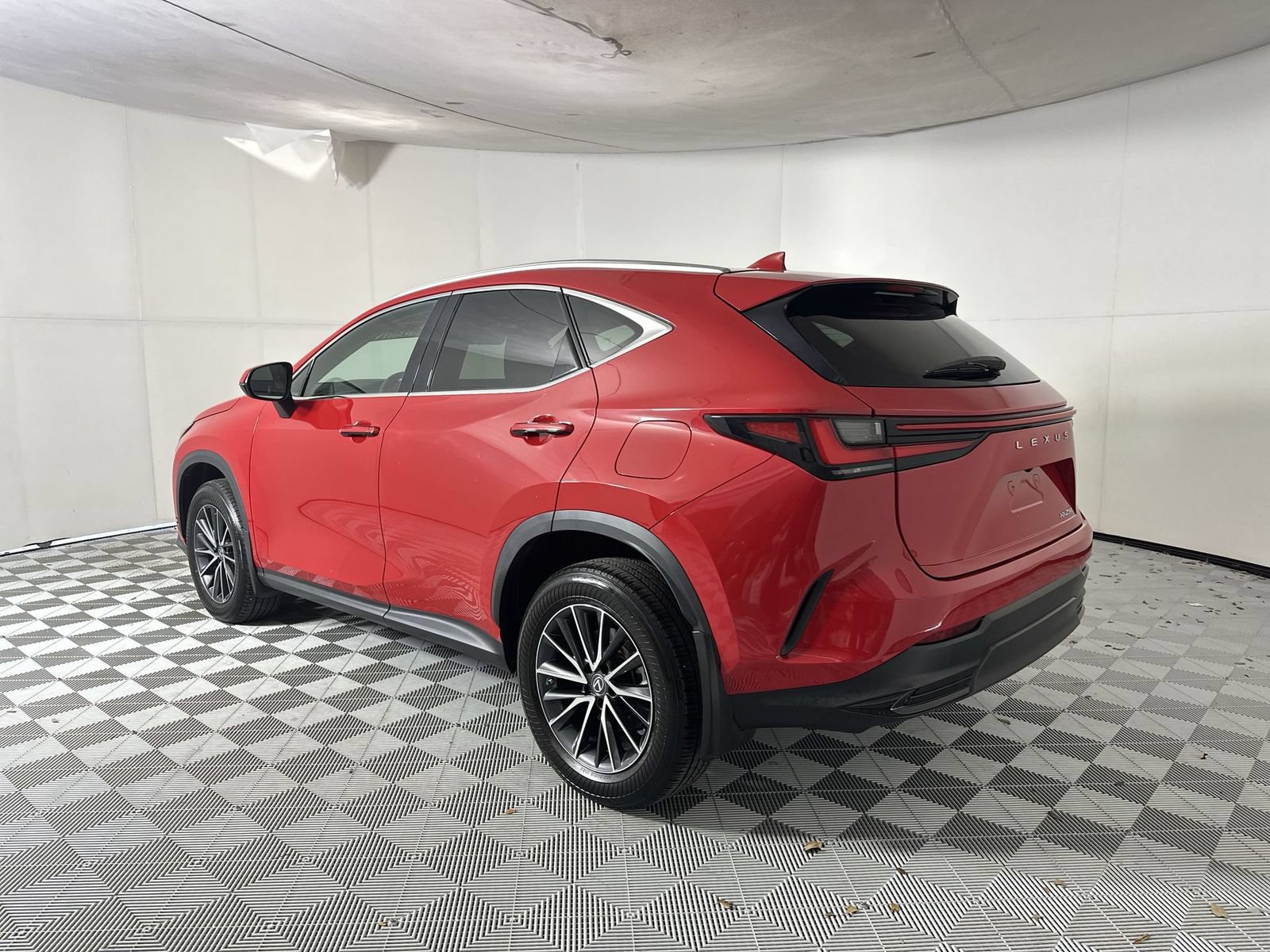Used 2023 Lexus NX 250 FWD w/ Towing Package (2000 Lbs) image 6