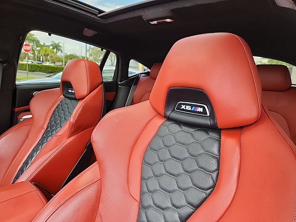 Used 2020 BMW X6 M Competition w/ Executive Package image 21
