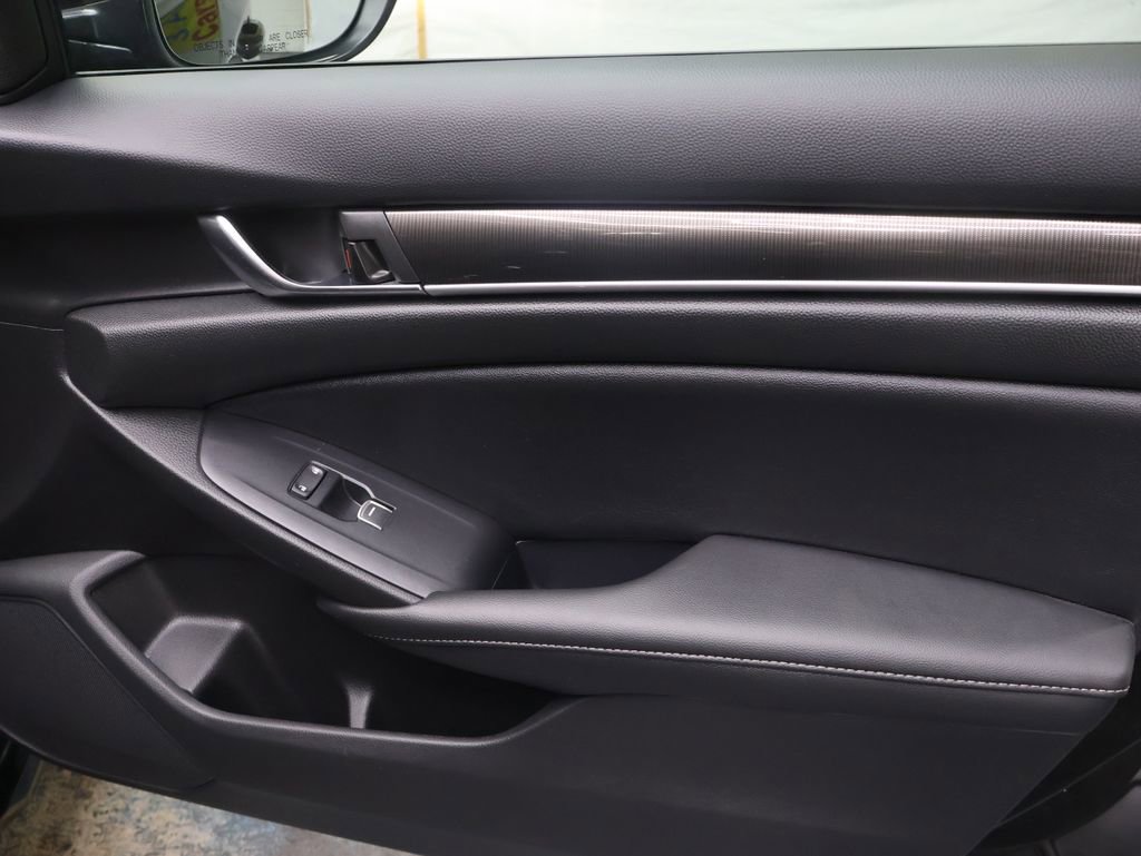 Used 2022 Honda Accord Sport image 11