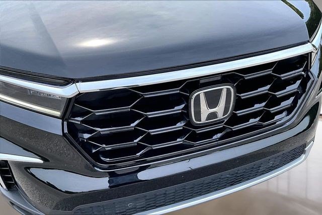 Certified 2025 Honda Pilot Touring image 27