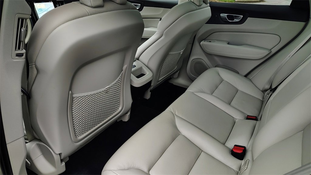 Certified 2023 Volvo XC60 B5 Core w/ Climate Package image 27