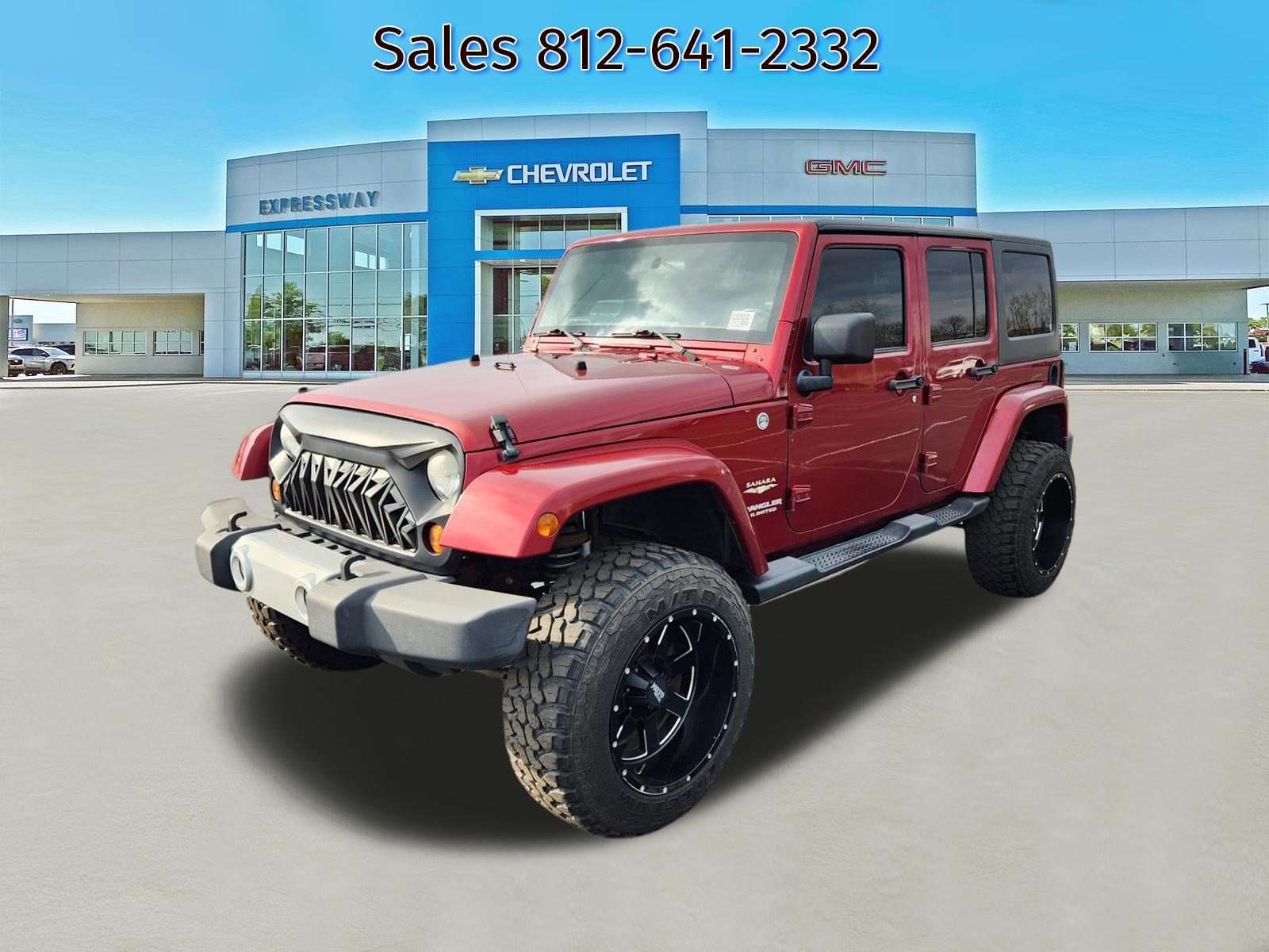 Used 2012 Jeep Wrangler Unlimited Sahara w/ Dual Top Group AWD/4WD image 3