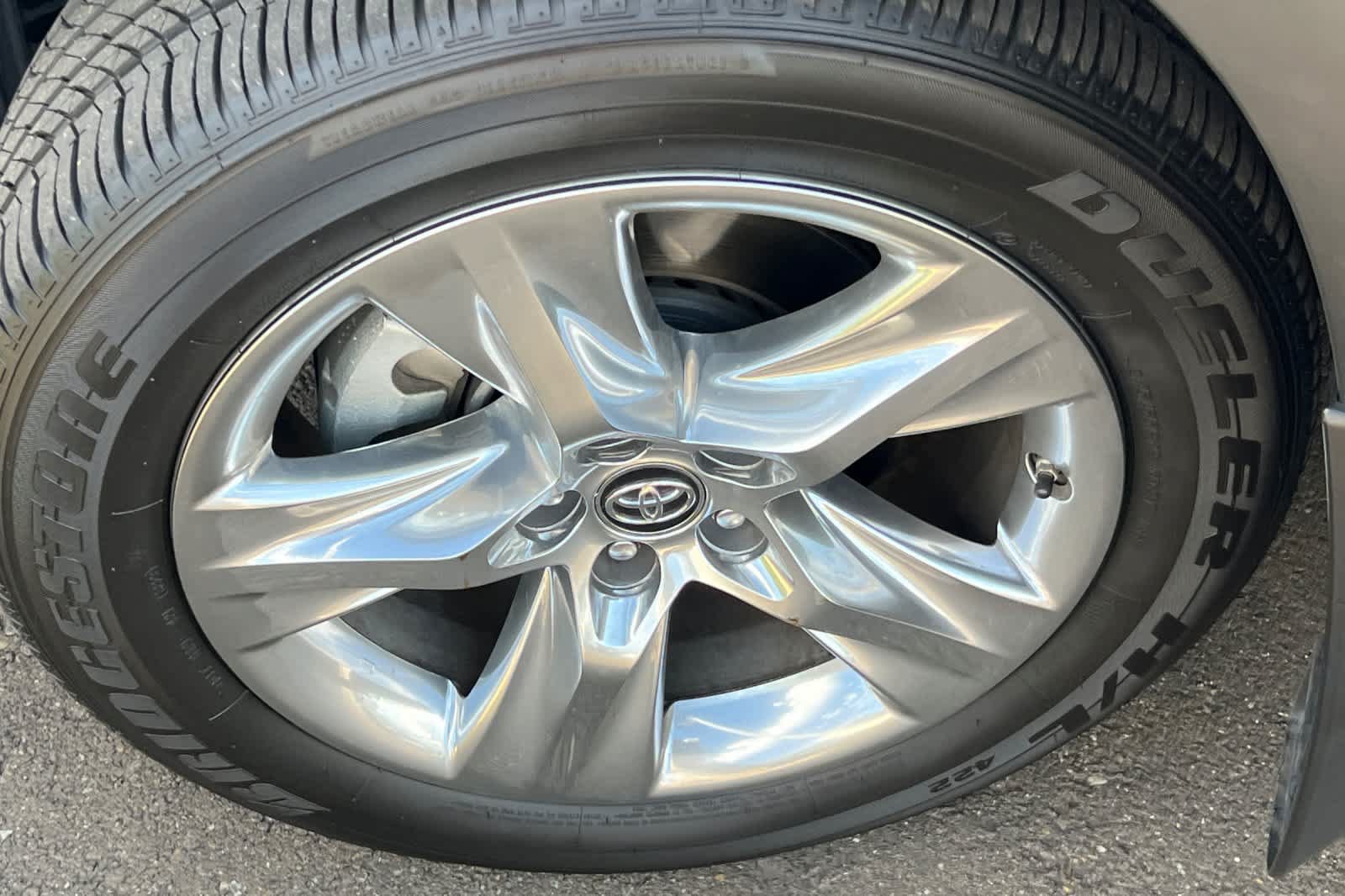 Used 2019 Toyota Highlander Limited AWD/4WD image 10