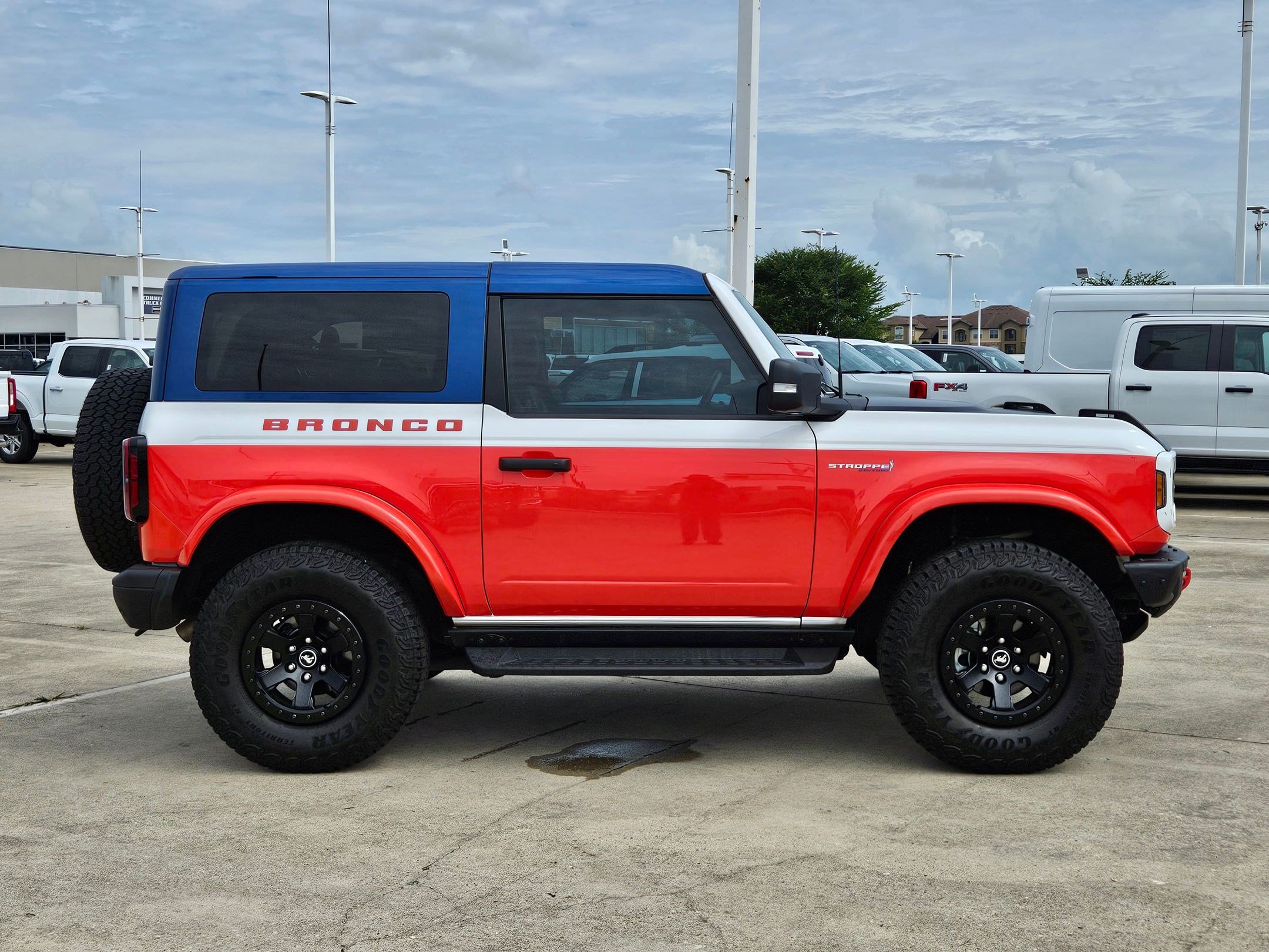Used 2025 Ford Bronco Stroppe Edition AWD/4WD image 2