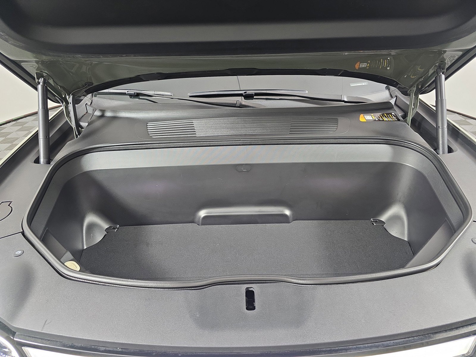 Used 2024 Rivian R1S Launch Edition AWD/4WD image 14