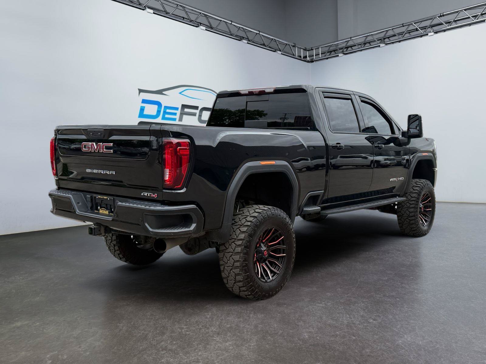 Used 2021 GMC Sierra 2500 AT4 w/ AT4 Premium Plus Package AWD/4WD image 3