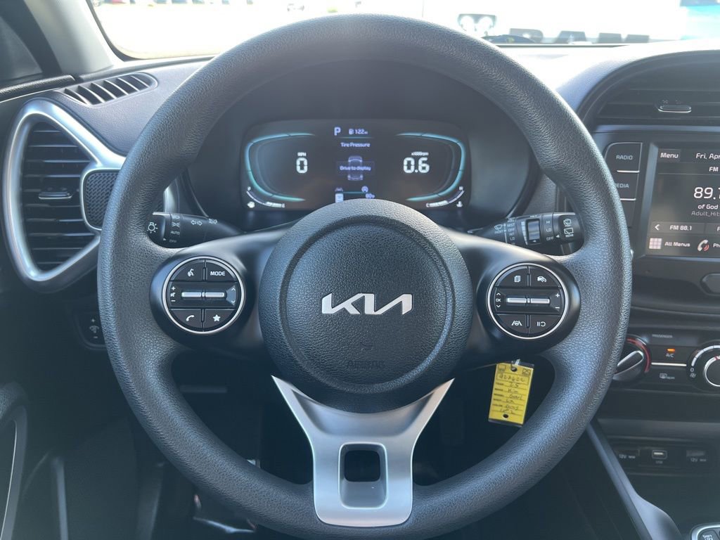 Used 2025 Kia Soul LX w/ LX Technology Package FWD image 41
