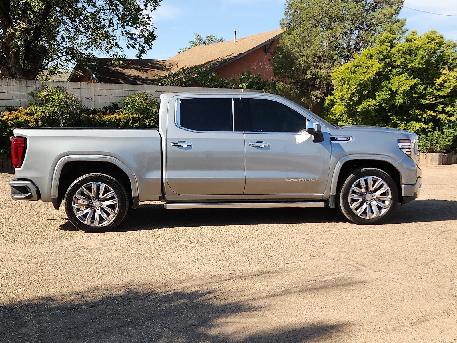 Used 2024 GMC Sierra 1500 Denali w/ Denali Reserve Package AWD/4WD image 5